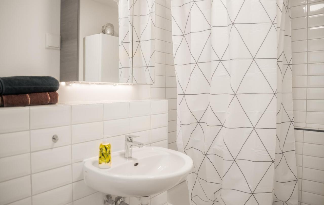 Altstadt Apartment Alisa ดุสเซลดอร์ฟ ภายนอก รูปภาพ